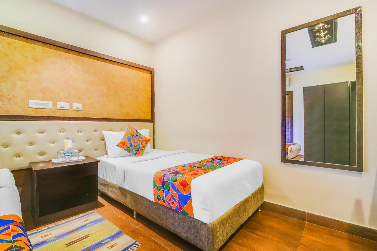 Fabhotel Golpark Calcutta Exterior foto